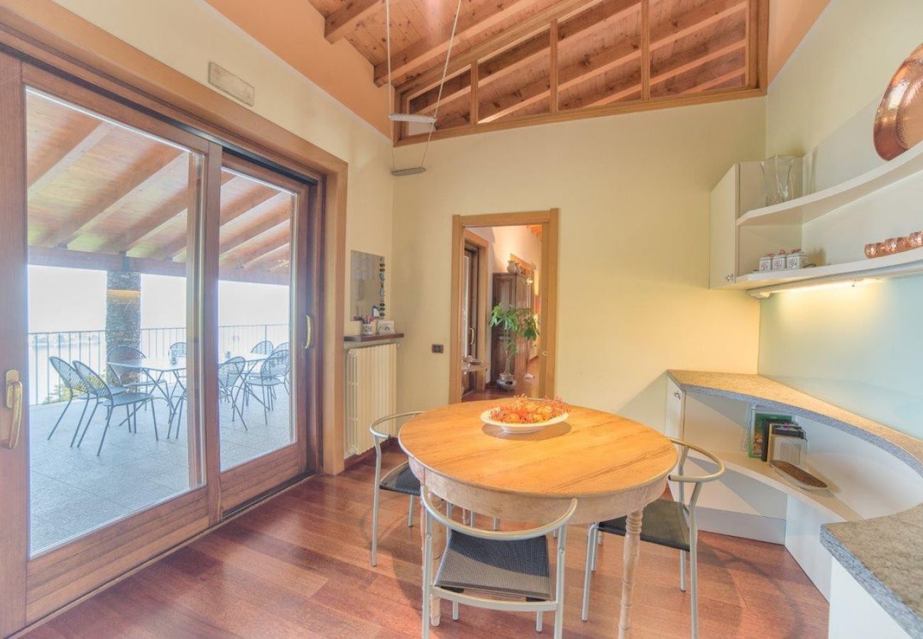 Villa in Stresa - Villa Gaia with the best view on the lake Villa in Stresa - Villa Gaia with the best view on the lake