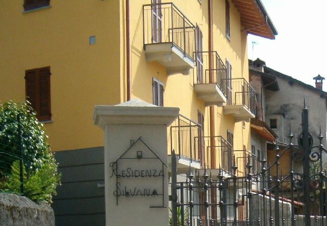 Appartamento a Verbania - Red Apartment Residenza Silvana Appartamento a Verbania - Red Apartment Residenza Silvana
